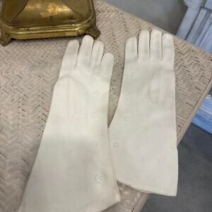 Vintage White Wrist Gloves | Soft Nylon Dress Gloves | Embroidered Floral Detail